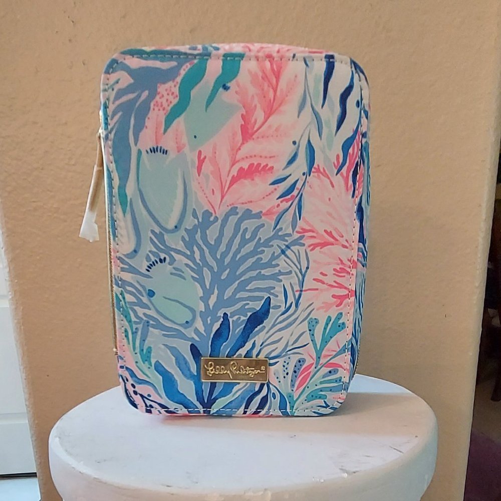 Brand New Lilly Pulitzer Make Up Brush Set and Bag